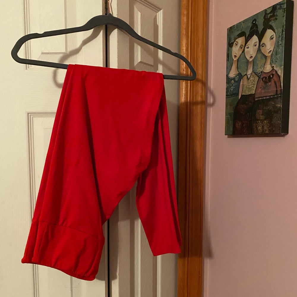 Red LuLaRoe leggings